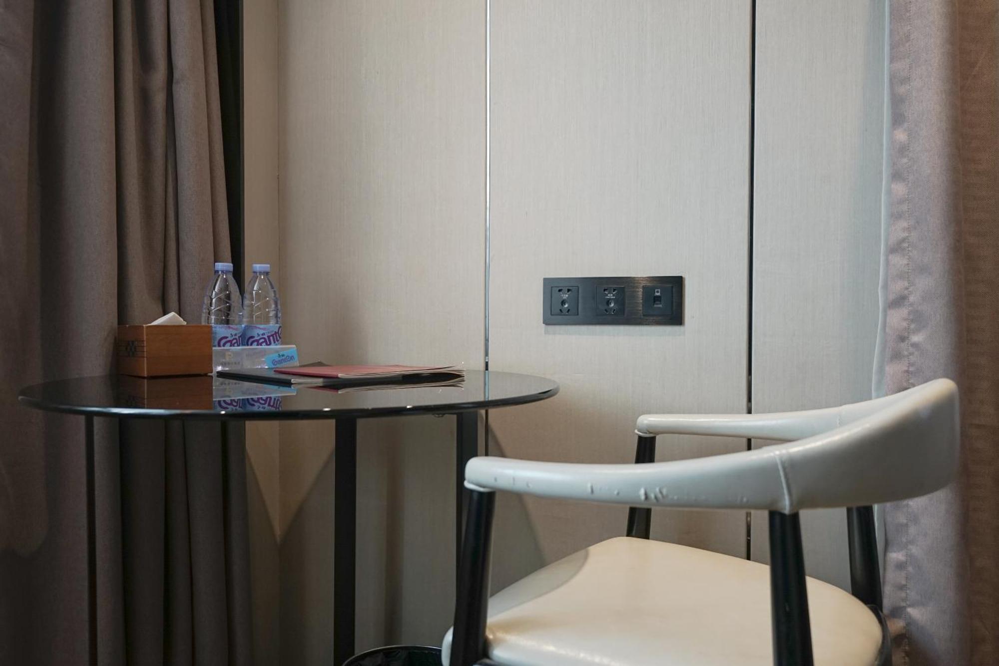 Paco Hotel Datang Metro Canton Extérieur photo